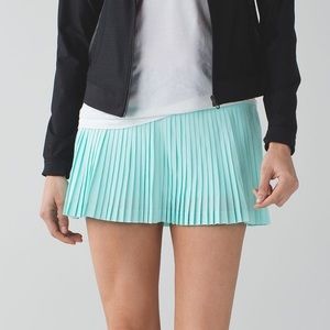 lululemon pleat to street skirt